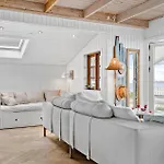 2 Bedroom Cozy In 펜션 *