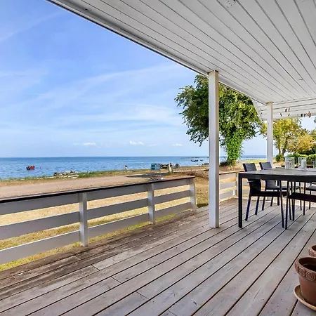 2 Bedroom Cozy In Ferienhaus Sjolund