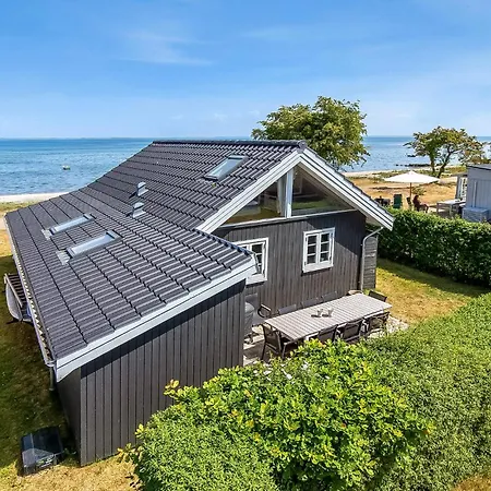 בית נופש 2 Bedroom Cozy In Sjolund