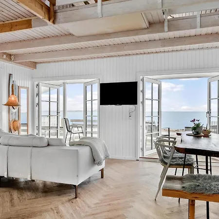 2 Bedroom Cozy In Sjolund